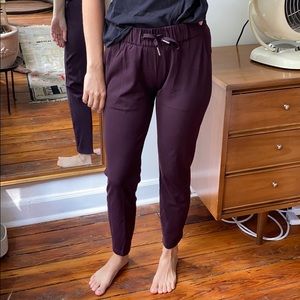 Lululemon On the Fly 7/8 pants